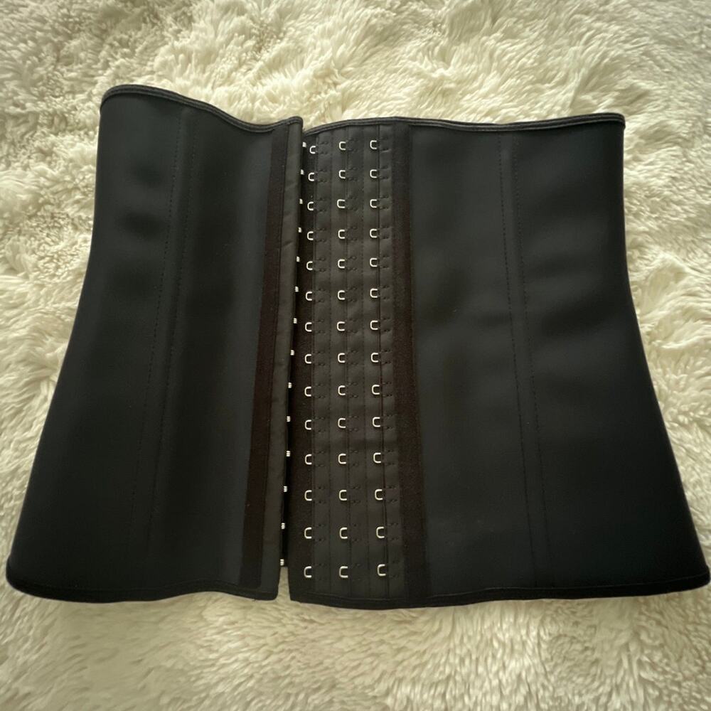 Waist trainer